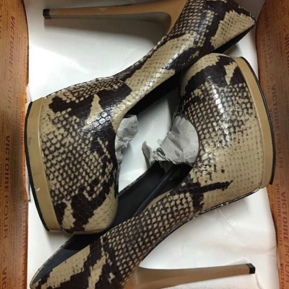 Shoes - Picture 5 of 5